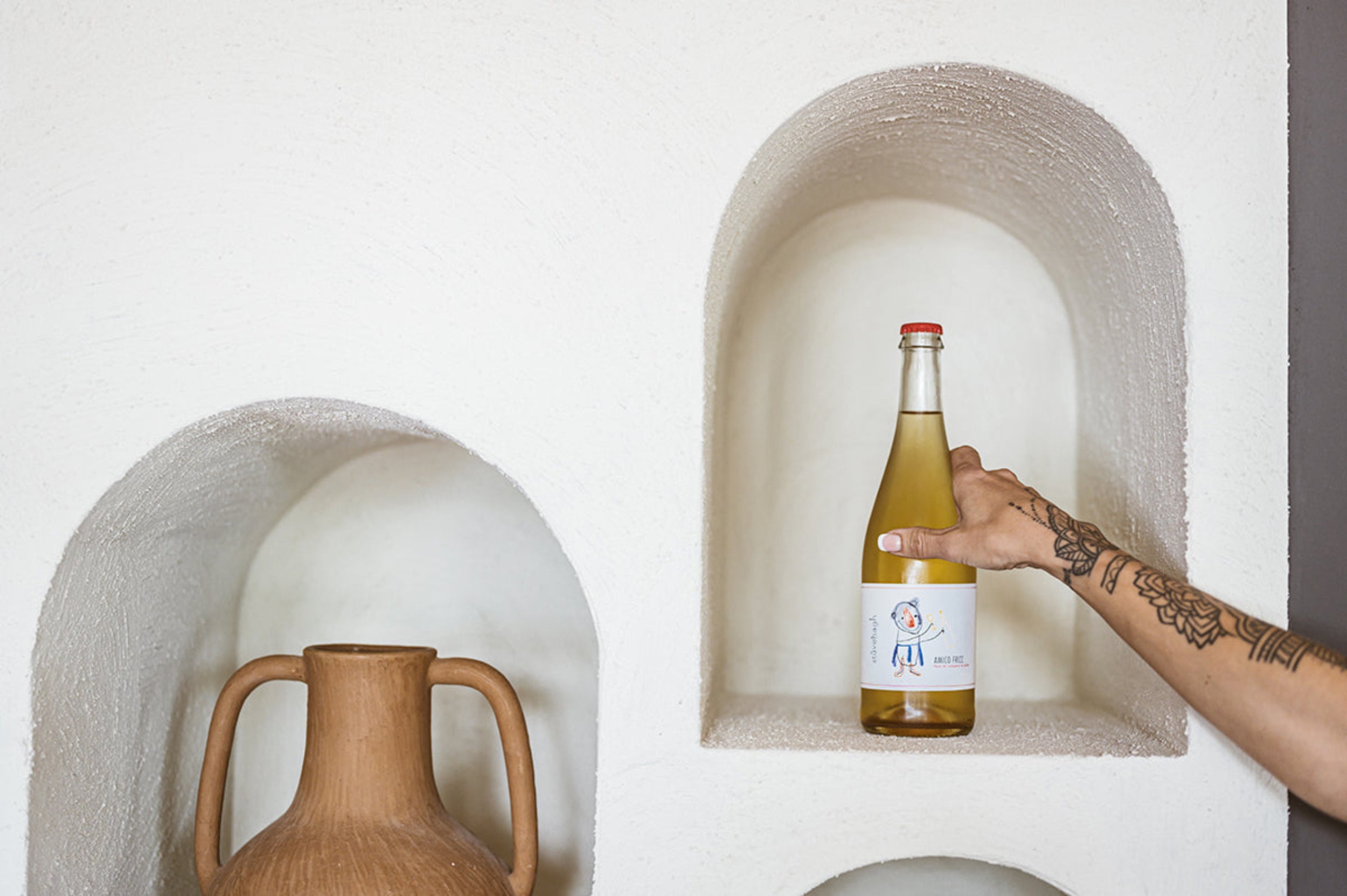 Organic French and Italian wines curated by restaurateurs at Alessa Vino